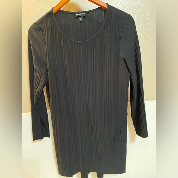 I N STUDIO Black pleated accordion Scoop neck top M long sleeve Top Gently worn - Picture 1 of 8
